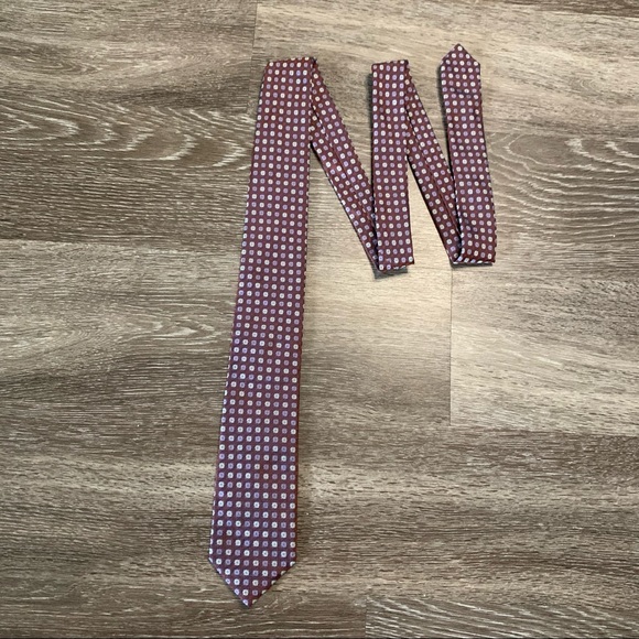 3/$27 Hugo Boss 100% Silk Tie - Picture 5 of 7